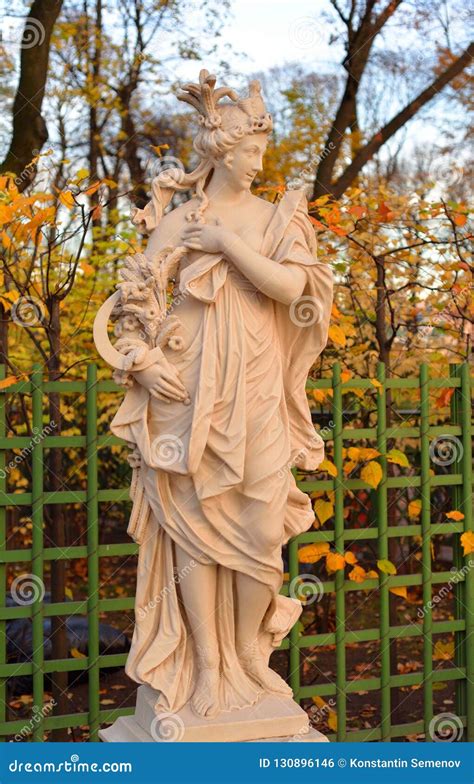 Statue of Goddess Ceres in Summer Garden. Stock Photo - Image of gypsum ...