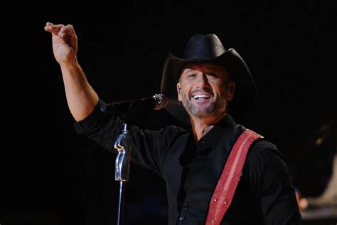 Tim McGraw Nabs Yet Another No. 1 With 'Sundown Heaven Town'