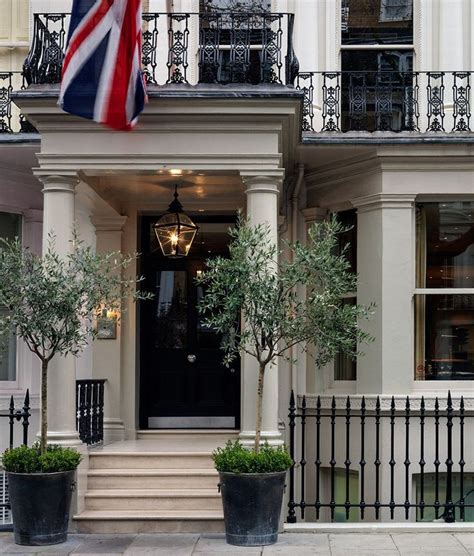 Knightsbridge Hotel Facade in London | Knightsbridge hotel london ...