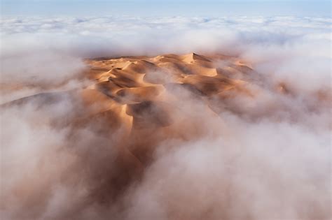 Photographing the Liwa Desert in Fog (+ New Video)