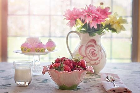 Royalty-Free photo: Fruits and nuts filled white ceramic bowl | PickPik