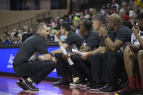 Why Assistant Coaches are Crucial for a Successful Team - BenchBoss