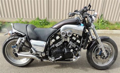 Yamaha Yamaha VMAX 1200 - Moto.ZombDrive.COM