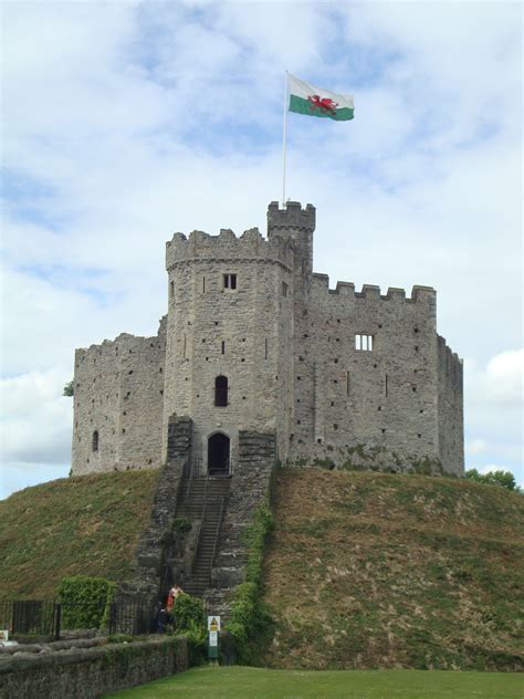 The Norman castle in Cardiff... | Norman castle, United kingdom countries, Castle