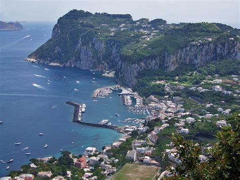 villa-san-michele-view-to-capri