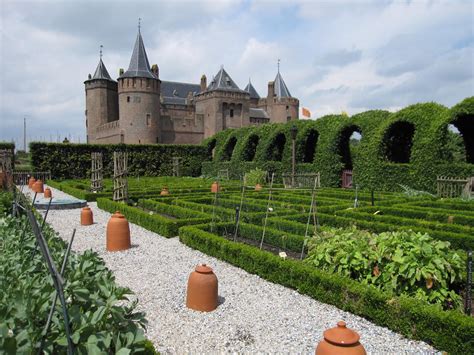 Explore Holland: Muiderslot castle