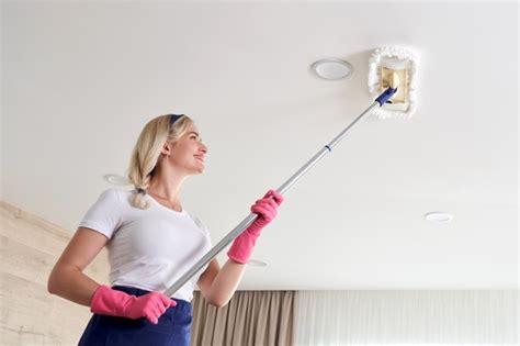 How To Clean a Popcorn Ceiling — Pro Housekeepers