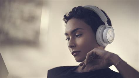 B&O Beoplay HX Revealed With Impressive Battery Life - Samma3a Tech