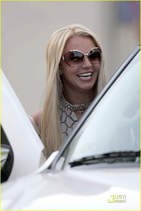 Britney Spears Getting Out Of Limo Pic – Telegraph