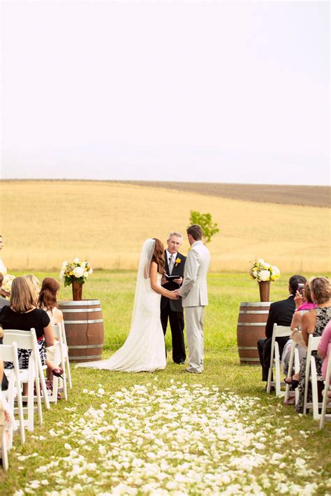 This #happyduo were #married on a #privateproperty. Isn't it #stunning?! ::Lindsey + John's diy ...