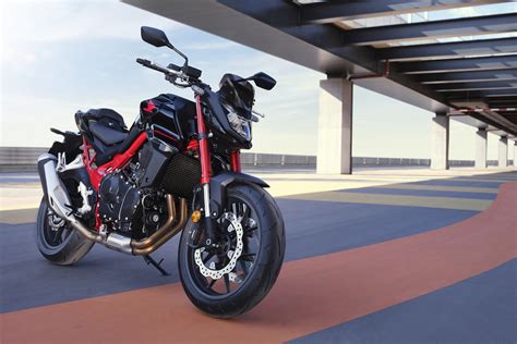 Honda dévoile enfin sa nouvelle CB750 Hornet 2023