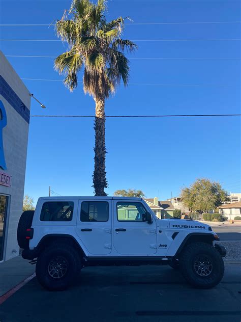 View build 3.5 Inch Lifted 2023 Jeep Wrangler JL Unlimited 4WD | Rough Country