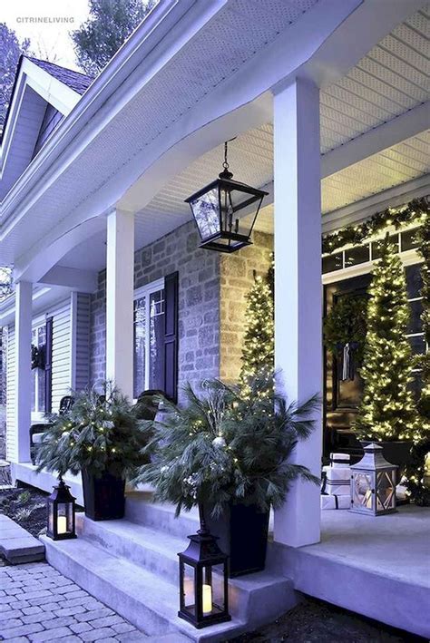 50 Stunning Front Porch Christmas Lights Decor Ideas christmas #50 #stunning #front #porch # ...