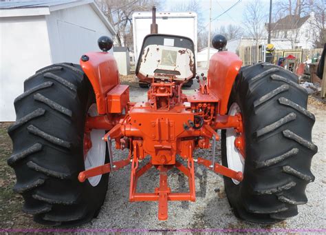 1966 Allis Chalmers D17 Series 4 tractor in Tonganoxie, KS | Item I2292 sold | Purple Wave