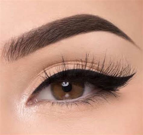 beauty makeup | Winged eyeliner, Cat eye eyeliner, Eyeliner for hooded eyes