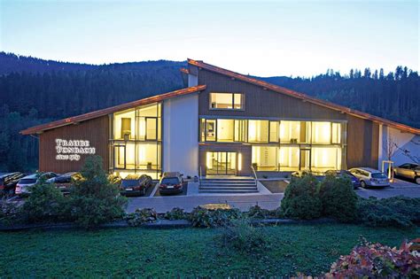 Modernes Wellness-Hotel im Schwarzwald | homify | Hotel schwarzwald, Hotel, Schwarzwald