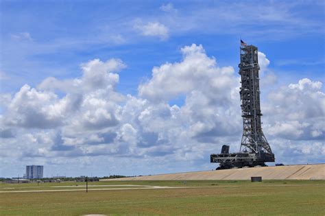 How NASA keeps the 'ultimate heavy equipment' running after 50 years ...