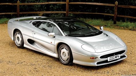 Jaguar XJ220 Specs, Performance, Comparisons