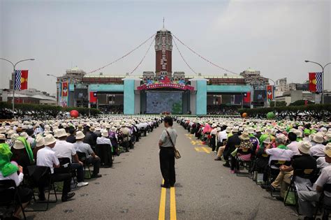 Taiwan President Takes Cautious Line on China at Inauguration - The New York Times