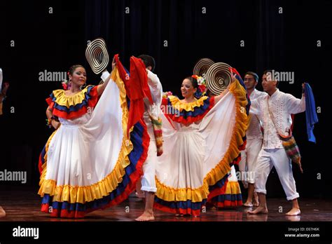 Cumbia Dance Stock Photo: 72696587 - Alamy