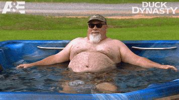 Jacuzzi GIFs - Find & Share on GIPHY