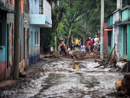 Storm causes giant sinkhole in Guatemala - Arabian Business