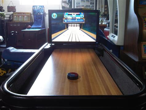 Vina Distributing: New Electronic Shuffleboard/Bowler