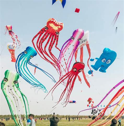 See The World’s Biggest Kite Festival In Weifang, China