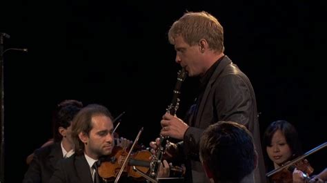 Concert Martin Fröst performs and conducts Mozart's Clarinet Concerto - medici.tv