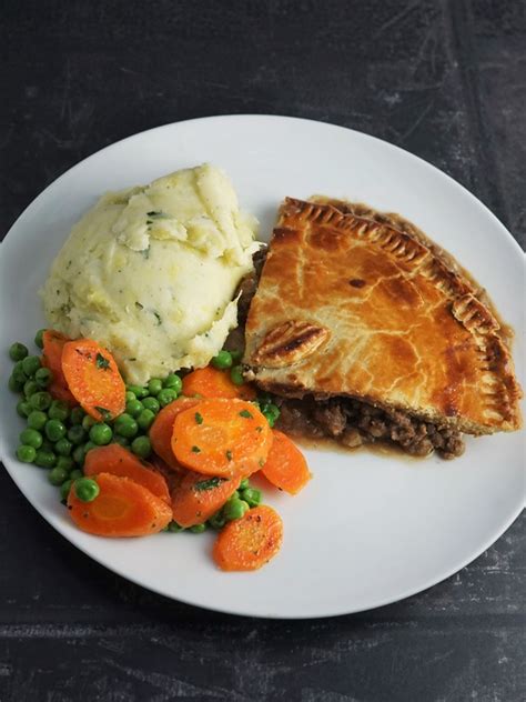 Minced Beef and Onion Pie | Moorlands Eater