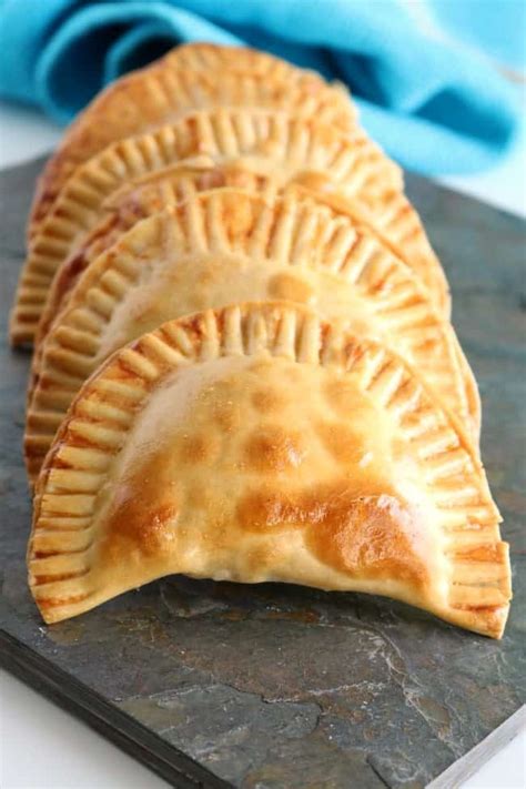 Easy Jalapeno Popper Cheese Empanadas your whole family will love | Kitchen Dreaming