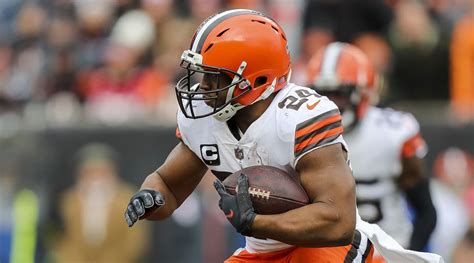 Browns Lay Out Timeline for Nick Chubb Return After Friday Surgery ...