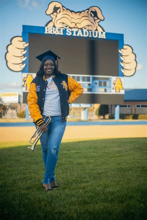 Pin by Dominique Imani on HBCU Grad Shoot | Hbcu, Academic dress