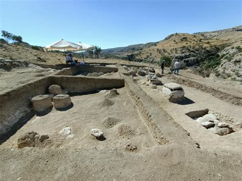 News: 3,000 year old necropolis full of ancient weapons discovered in ...