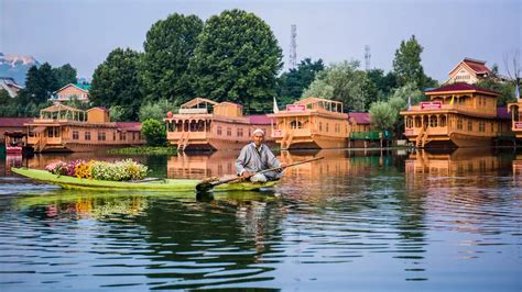 Jammu & Kashmir Tourism : History, Culture, Tradition, Food, Hotels, Flight, Art and Handicrafts