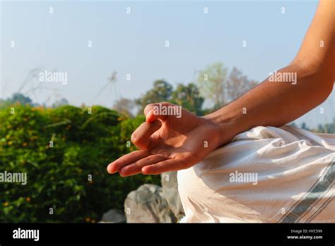 Jnana mudra hi-res stock photography and images - Alamy