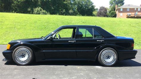 Hurra! Verrückte Menschen setzen Mercedes-190E-Karosse auf C 63 AMG