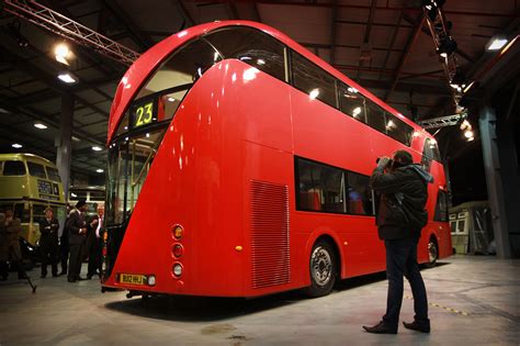 Garage Car: London introduces its new double-decker bus 2011