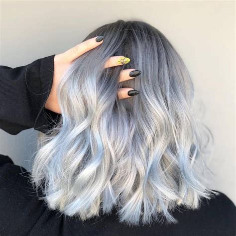 Silver hair is the pearlescent winter hair trend that the cool girls are rocking | Silver hair ...