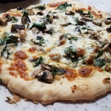 MUSHROOM, GARLIC, & SPINACH PIZZA – Miss Cooker