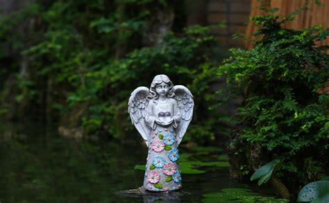 Amazon.com: Homight Garden Decor Angel Statue, Solar Outdoor Patio Garden Sculptures &Sympathy ...