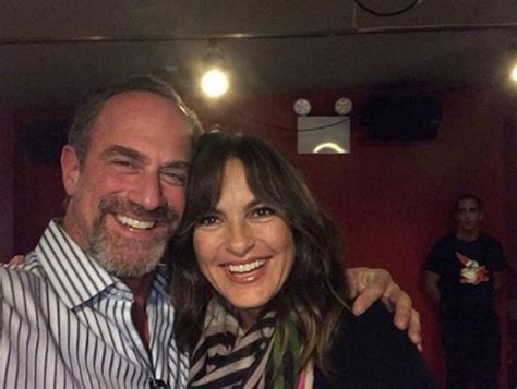 Mariska Hargitay and Christopher Meloni's Law & Order: SVU Reunion Just Made the Holidays ...