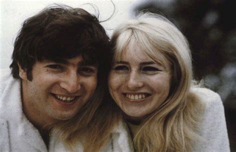 Muere la primera mujer de John Lennon, Cynthia Powell