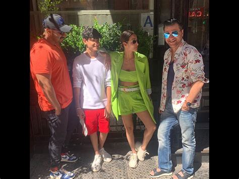 Malaika Arora In A Neon Green Attire With Arjun Kapoor - Boldsky.com