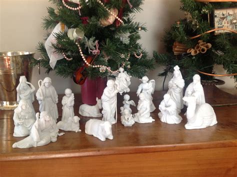 Vintage Nativity Set, 18 Piece White Porcelain Christmas Nativit Set ...