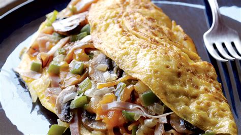 Vegetarian mile high omelets Healthy Egg Recipes, Healthy Eggs, Onion Recipes, Quinoa Breakfast ...