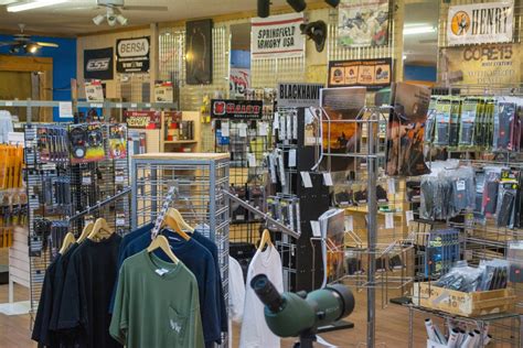 How to Prepare for Your First Trip to a Gun Shop | USCCA