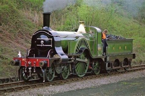 GNR Stirling 4-2-2 : trains