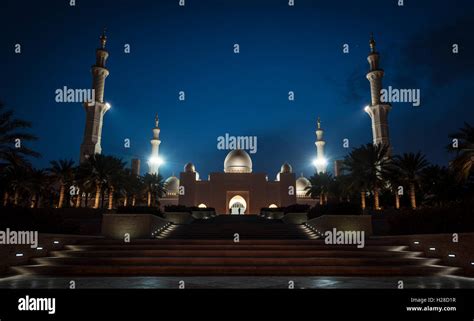 The Grand Mosque at night Stock Photo - Alamy