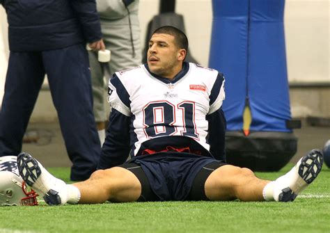 Aaron Hernandez not expected to play vs. Buffalo